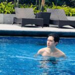 Hendery Instagram - 🏊‍♂️🏊‍♂️🏊‍♂️☺️