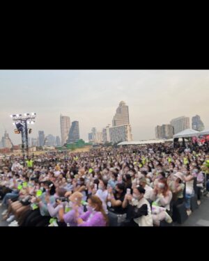 Hendery Instagram - ถึงแม้ว่าจะเป็นเวลาสั้น ๆ  แต่ก็ดีใจมาก ๆ ครับที่ได้เจอกับทุกคน
Are you having a good night? 💚