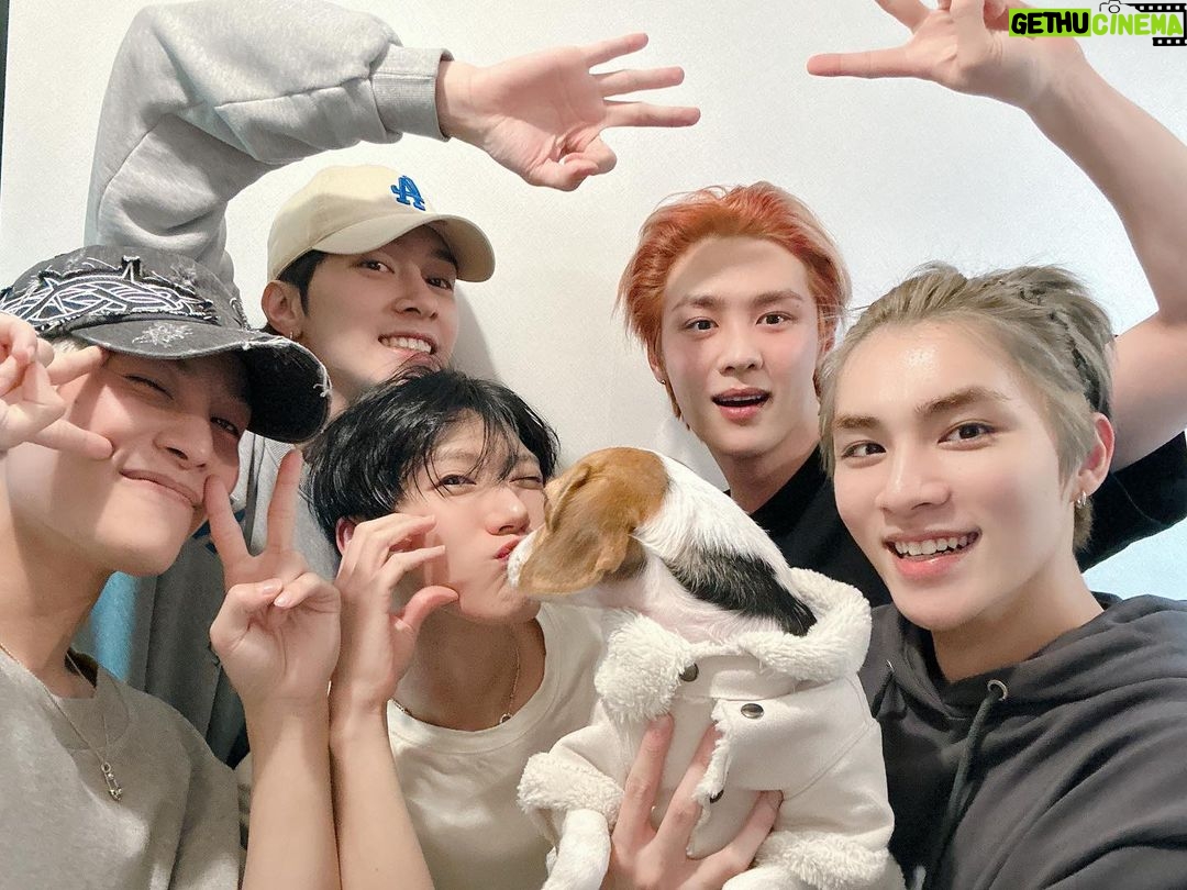 Hendery Instagram - 2023!!!!!!!!!! Happy new year☺️