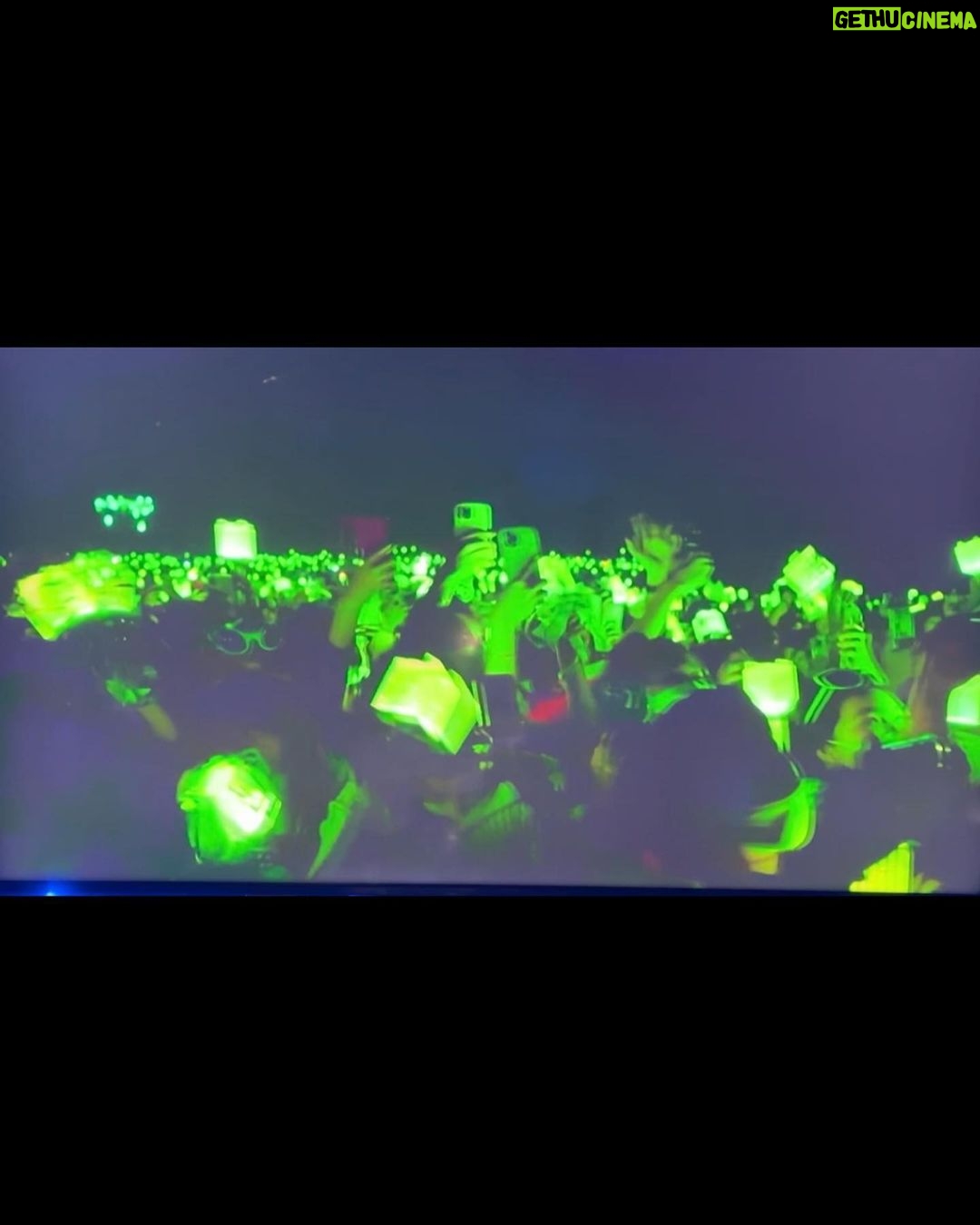Hendery Instagram - Thank you Bangkok 💚💚💚💚💚💚💚💚💚💚💚💚💚💚