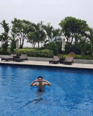 Hendery Instagram - 🏊‍♂️🏊‍♂️🏊‍♂️☺️