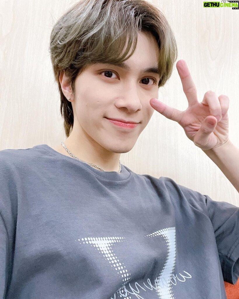 Hendery Instagram - FM in Philippines~💚 we will meet again soon, right? Philippines, Manila