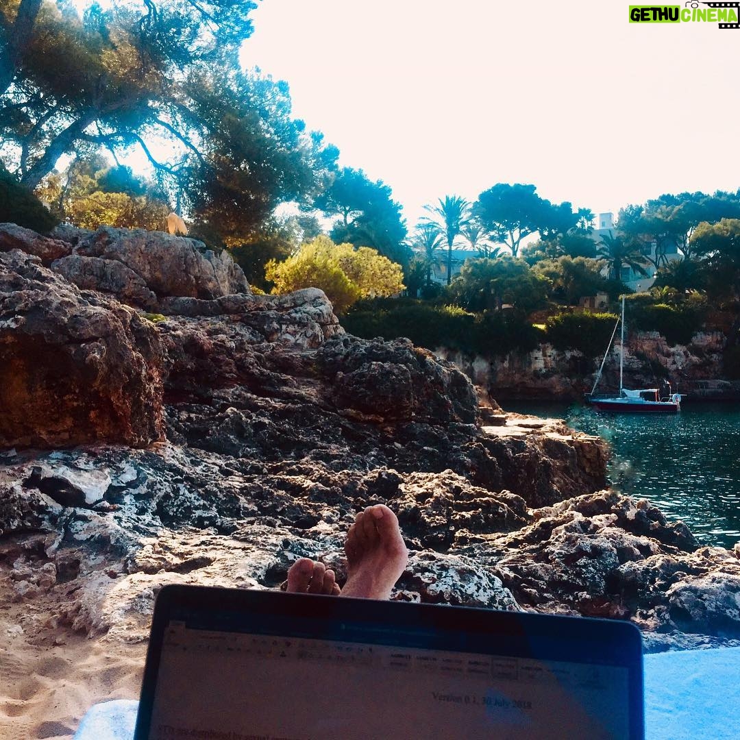Hendrik Streeck Instagram - Exciting projects in the making! #hiv #sti #instagay #mallorca #globalhealth Cala d'Or, Mallorca
