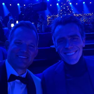 Hendrik Streeck Instagram - Doktorcouch bei der „Ein Herz für Kinder“ ZDF Spendengala. 😊 Jetzt live. Jede Spende zählt! 01802 101010