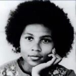 Henny Russell Instagram - RIP #BellHooks #grateful #queen #grief 💔🕊
