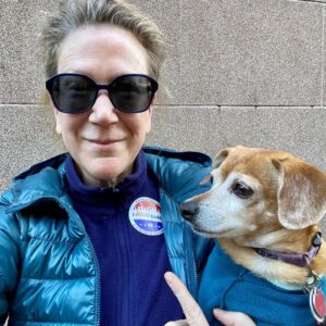 Henny Russell Instagram - I voted early! 💙 PLEASE VOTE! #Vote #Vote2022