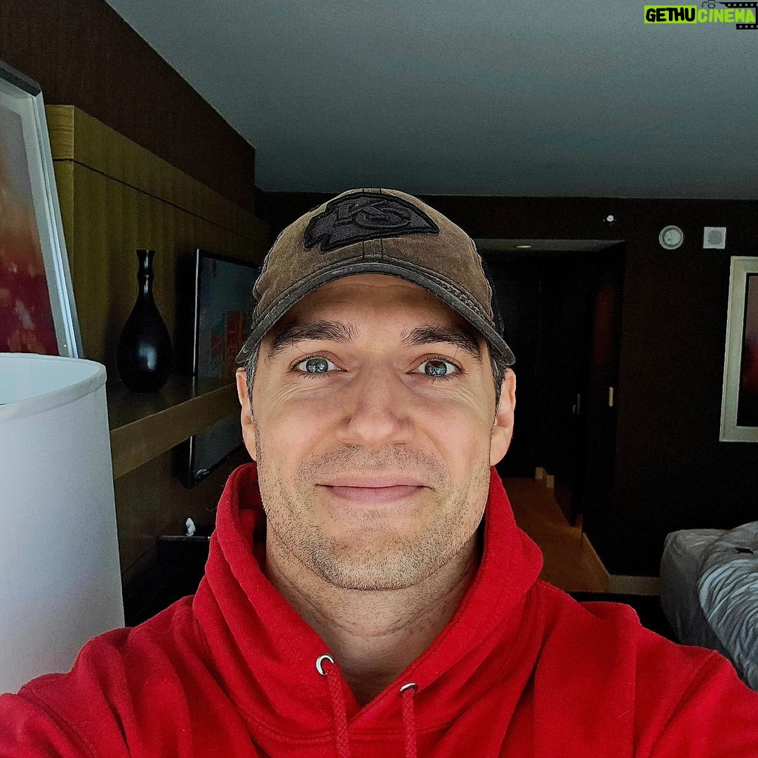 Henry Cavill - 2.4 Million Likes - GO CHIEFS!
Massive thank you to Apple for inviting me and Natalie to the SuperBowl!
Give em hell lads!
Let's goooooooo!