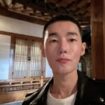 Heo Ji-woong Instagram – 종로 무계원에 역사 강연하러 와서 대기 중입니다. 여기 너무 좋네요. #한옥살롱