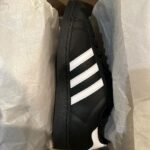Hideo Nakano Instagram - 山口祥行様から 頂いた誕生日プレゼント ブラックのスーパースター 有難う御座います #instagood #adidas #happy