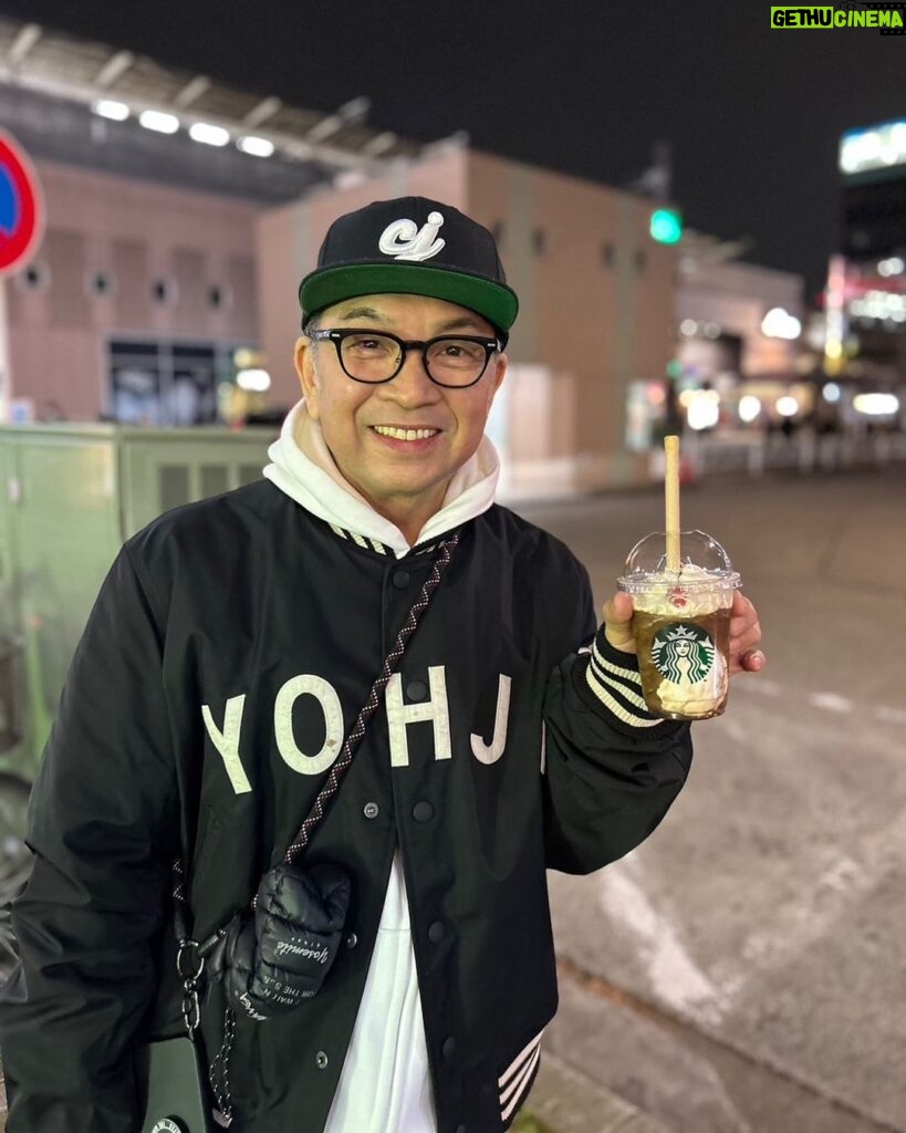 Hideo Nakano Instagram - 飲みたくない スタバのコーラフラペチーノ買わされる…クソ寒いのに #instagood #enjoy #japan #tokyo