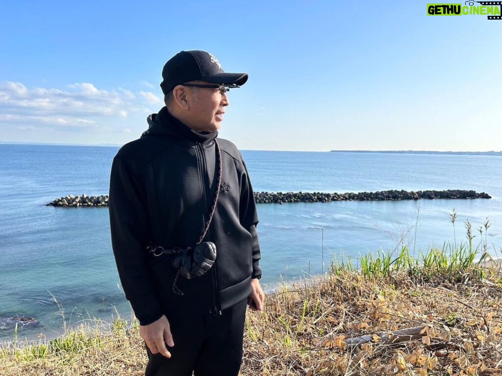Hideo Nakano Instagram - 気持ちいい〜 ちょい寒だけど 横須賀の海は綺麗です #instagood #enjoy #japan #mobstar #cap #yokosuka #nobi