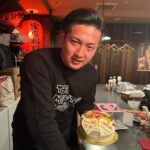 Hideo Nakano Instagram - 先日、ヤクルトから中日に移籍が決まった梅野雄吾選手、移籍が決まった日は忘年会でした また中日ドラゴンズでの大活躍を私は期待しています 頑張れ梅野雄吾選手‼️ #instagood #梅野雄吾投手