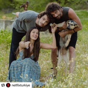 Hilal Saral Instagram - #Repost @netflixturkiye with @make_repost
・・・
Aynı anda hem heyecanlanıp hem nasıl huzur dolarız 👉