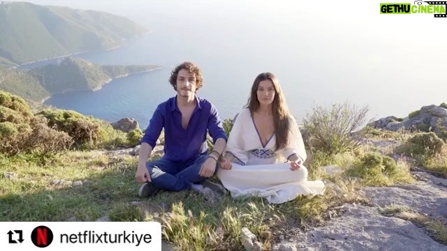 Hilal Saral Instagram - #Repost @netflixturkiye with @make_repost ・・・ #AşkınKıyameti çekimleri bitti ama sesinize ne oldu? @pinarrdenizzz @borankuzum
