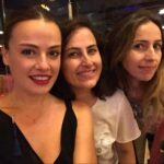 Hilal Saral Instagram - @sedagvn bu da bizim hikayemiz💜💜💜 dert ortağım benim…iyi ki doğdun, iyi ki kardeş, arkadaş dost oldun ve şahane de bir anne oldun, evladınla , oyun arkadaşınla @aliguzeeel nice nice yılların olsun sağlıkla, huzurla