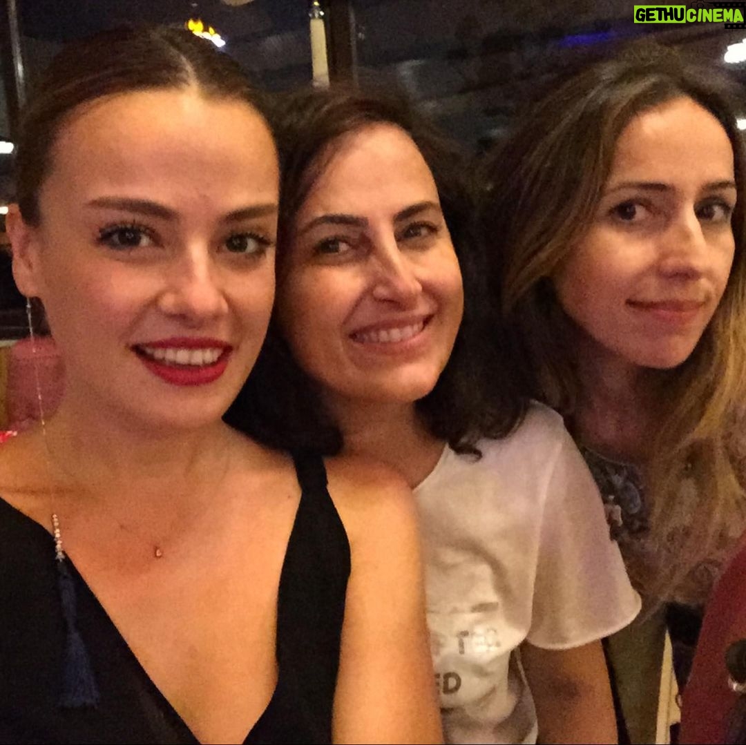 Hilal Saral Instagram - @sedagvn bu da bizim hikayemiz💜💜💜 dert ortağım benim…iyi ki doğdun, iyi ki kardeş, arkadaş dost oldun ve şahane de bir anne oldun, evladınla , oyun arkadaşınla @aliguzeeel nice nice yılların olsun sağlıkla, huzurla