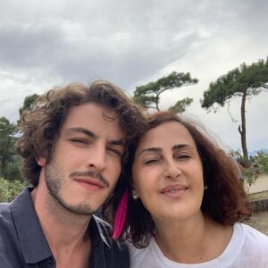 Hilal Saral Instagram - #aşkınkıyameti @firarland  @afgankarahan  @sebnem.uslu  @canel_____  @yigitkirazci  @borankuzum  @pinarrdenizzz  @zeynaum @bkm @netflixturkiye  @the__muratt @bubucimen