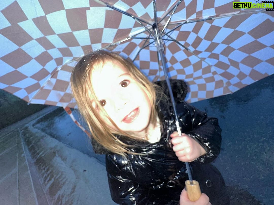 Hilary Duff Instagram - πΈ π¦π§ΈπΎπͺΊπ§οΈππ life stuff