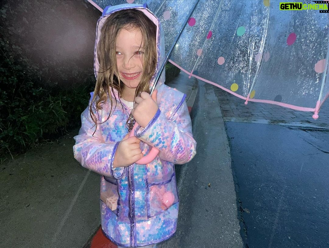 Hilary Duff Instagram - πΈ π¦π§ΈπΎπͺΊπ§οΈππ life stuff