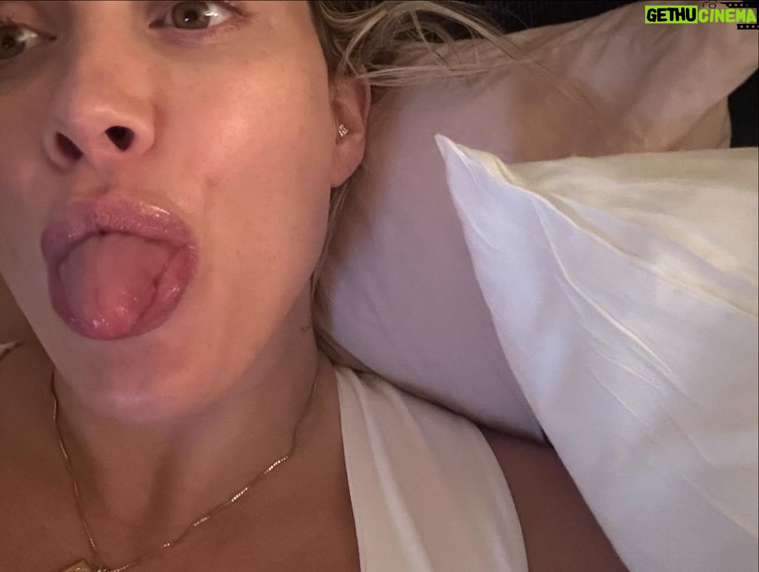 Hilary Duff Instagram - πΈ π¦π§ΈπΎπͺΊπ§οΈππ life stuff