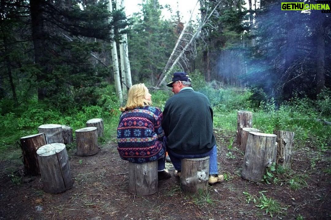 Hillary Clinton Instagram - Off the grid, 1995. Where's your favorite place to get away from it all? #tbt