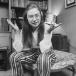 Hillary Clinton Instagram - 🤷‍♀️ #tbt⁣ ⁣ Photo: Getty Images