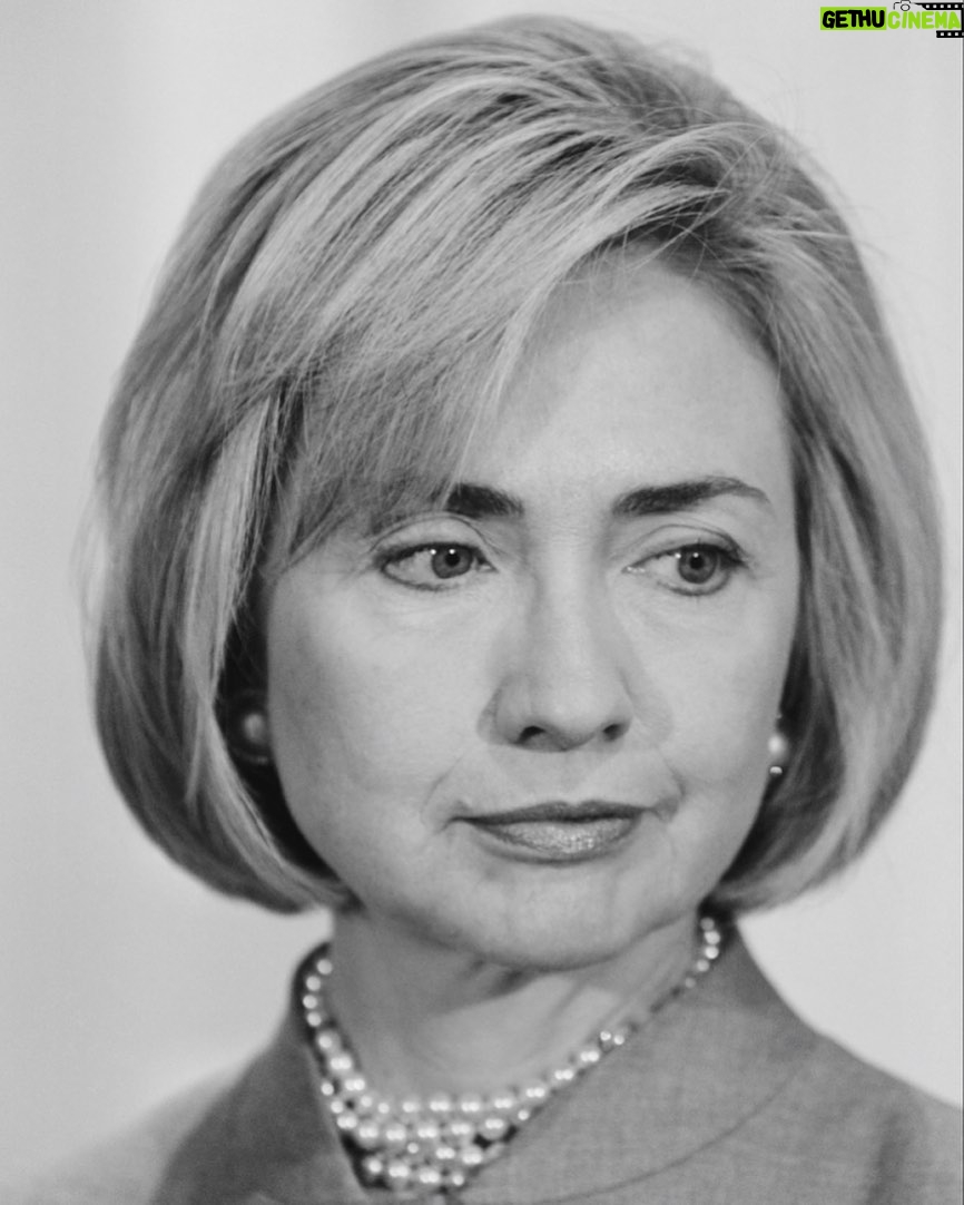 Hillary Clinton Instagram - In the Roosevelt room, 1998. #tbt Photo: David Hume Kennerly