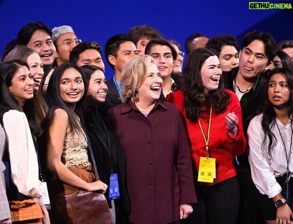 Hillary Clinton Instagram - Thanks again to the 800 students from around the world—plus many special guests—who joined us for @CGIUniversity in Nashville this weekend. I'm forever inspired by the next generation's ideas, their energy, and their drive to make the world better for everyone.