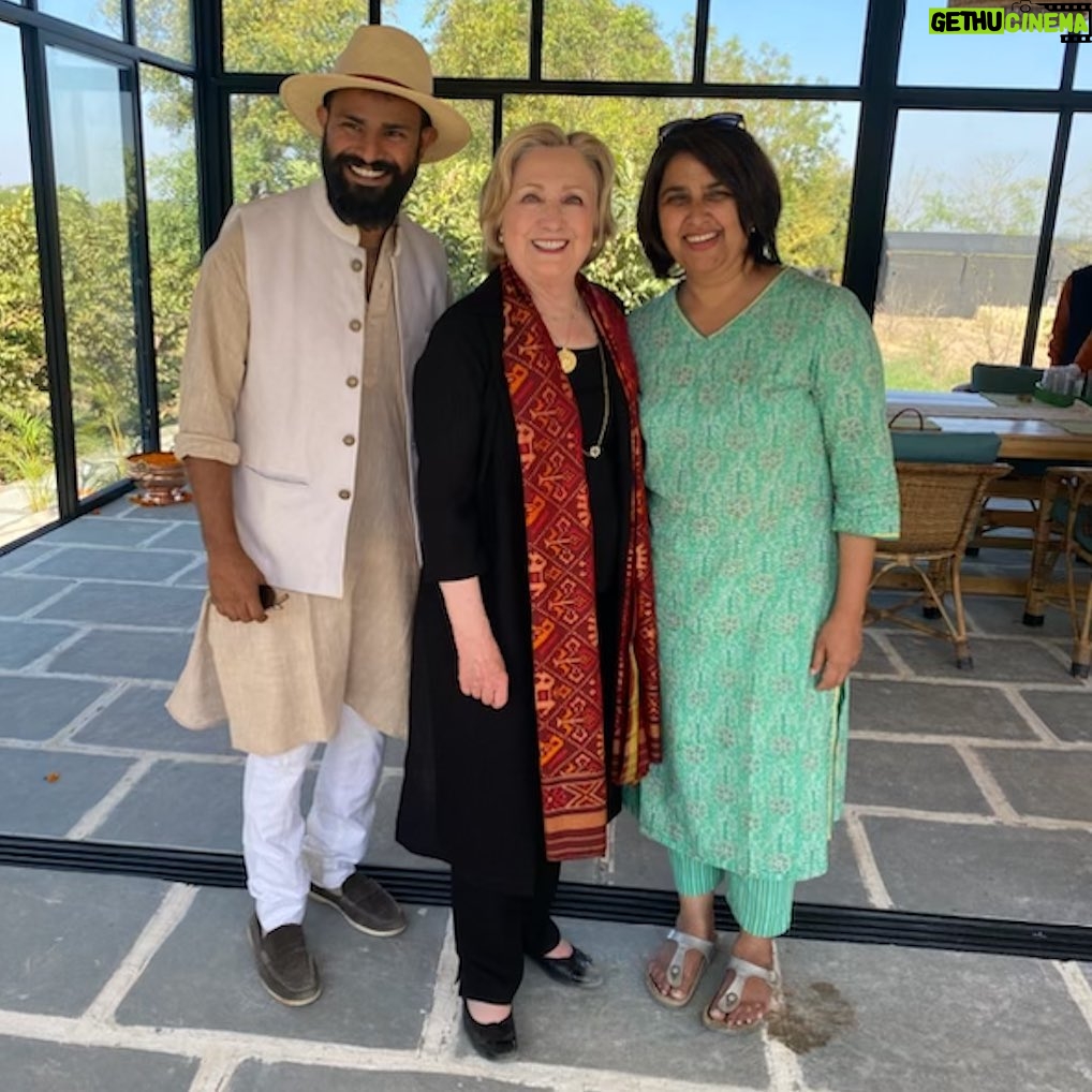 Hillary Clinton Instagram - What a journey of discovery it has been with @zenmastergogo and @aparnaphalnikar, exploring ancient and hidden gems in India over the years with @doorwaystravel and @dhyaanafarms.⁣ ⁣ #incredibleindia #curatedtravel #ellora #sustainability #organicfarm #varanasi #maheshwar