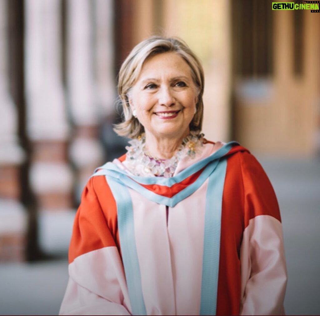 Hillary Clinton Instagram - As Chancellor of @qubelfast, I'm offering an exceptional student a scholarship to help change our world. ⁣ ⁣ If you'd like to travel to Northern Ireland to study politics, conflict transformation or human rights, this opportunity is for you. ⁣ ⁣ Apply by January 27 at the link in my profile. #LoveQUB