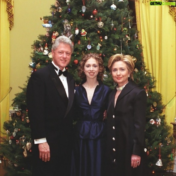 Hillary Clinton Instagram - Happy New Year from all of us! Here we are ringing in the new millennium at the White House on Dec 31, 1999.⁣ ⁣ Photo: David Scull