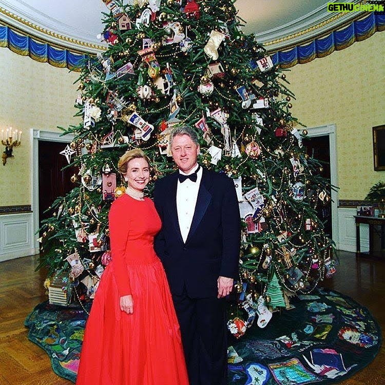 Hillary Clinton Instagram - Wishing everyone celebrating a very merry Christmas!