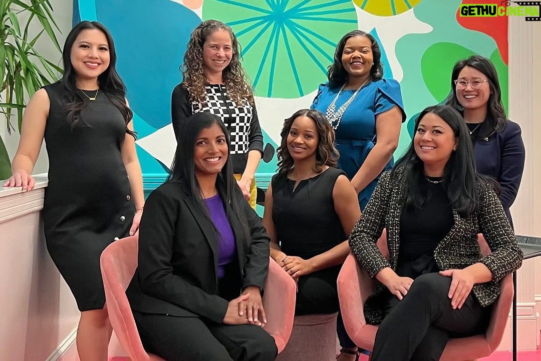 Hillary Clinton Instagram - Meet St. Paul, Minnesota’s new City Council. All women. All Democrats. As Councilwoman Nelsie Yang told the New York Times, “Change doesn’t happen with the same voices at the table.” I’m cheering you all on! Photo: Brayden Sorenson