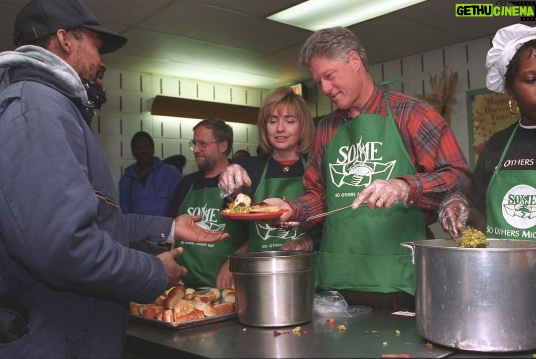 Hillary Clinton Instagram - Wishing you and yours a happy and delicious Thanksgiving! Photo: @usnatarchives