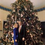 Hillary Clinton Instagram - Merry Christmas to everyone celebrating today! 🎄