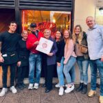 Hillary Clinton Instagram - I was in New Haven only briefly this weekend for a law school reunion, but in this life you make time for the important things. @sallysapizza 🍕💕 ⁣ ⁣ Photo: Grady Keefe⁣