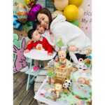 Him Law Instagram - 細佬B，生日快樂，話咁快你就1歲，爸爸媽媽家姐祝你❤️身體健康❤️，活潑可愛。繼續乖乖，食多多，瞓多多，將來高過爸爸，大隻過爸爸 @tavia_yeung #辛苦太太❤️ #細佬B第一次同大家見面😎 #一年來一點一點成長 #家姐細佬相處融洽爸媽開心 #細佬你點解成日望住媽咪 #爸爸喺依邊呀😌