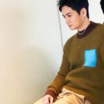 Him Law Instagram - . 嚟緊星期日21號下午2點到3點會同大家直播傾計，約定你地，到時見！ #星空下的仁醫 💄 @annieg_makeup @jjenc_0725 💈 @janchiu @ilcolpogroup 🧥 @wwchezw #jacquemus #whongkong @whongkong Pic 1 Photo credit : Mingpao