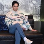 Him Law Instagram - . 聽日係最後一次宣傳，如果想見文醫生嘅話，聽日下午2點半，紅磡置富都會廣場見！ #星空下的仁醫 💄 @annieg_makeup @jjenc_0725 💈 @janchiu @ilcolpogroup 🧥 @wwchezw #isabelmarant #HommePlissēIsseyMiyake #whongkong @whongkong