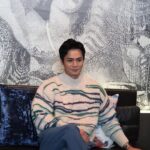 Him Law Instagram - . 聽日係最後一次宣傳，如果想見文醫生嘅話，聽日下午2點半，紅磡置富都會廣場見！ #星空下的仁醫 💄 @annieg_makeup @jjenc_0725 💈 @janchiu @ilcolpogroup 🧥 @wwchezw #isabelmarant #HommePlissēIsseyMiyake #whongkong @whongkong