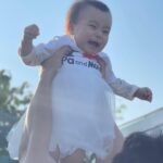 Him Law Instagram - . 一年前，爸爸媽媽的世界因妳而轉變，一年後，你已握着小拳頭哈哈大笑一飛沖天，爸爸媽媽祝妳永遠健康快樂，在往後的日子，願妳繼續展翅高飛，越飛越高❤️❤️❤️寶貝，生日快樂❤️❤️❤️ @tavia_yeung @highdcakesugarart #一飛沖天 🚀🚀 #一歲啦 ❤️ #珍珠 #爸爸視覺