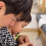 Him Law Instagram - 爸爸的日與夜 #鬍鬚越來越長 🧔🏻 #每天聽得最多的就是爸爸爸爸 ❤️ @tavia_yeung