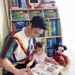 Him Law Instagram - . 心心最鍾意聽音樂同睇書，依家可以同囡囡一齊聽歌仔、睇書仔，裏面有好多精彩嘅親子互動內容，等我地喺囡囡嘅成長過程中，可以一齊學習一齊遊戲！📚🎼🎷 #worldfamilyhongkong #迪士尼美語世界 #bb學英文 #DWEkid #DWEbaby #bb展2021 #快樂學習 @worldfamilyhongkong