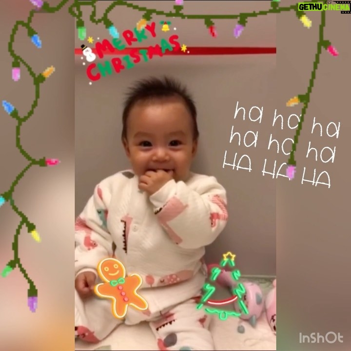 Him Law Instagram - . 👶🏻小珍珠的第一個聖誕🎄🎄🎅 聽到你開心嘅笑聲爸爸媽媽就溶化了😍 爸爸媽媽 @tavia_yeung 愛你👶🏻❤️💋 祝大家 Merry Christmas🎄
