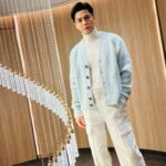 Him Law Instagram - Thank you @lifeyoungofficial 邀請，提早同大家過聖誕！🎄🎄❄️❄️❄️❄️❄️