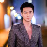 Him Law Instagram - 真係想下次跟三個寶貝行紅地毯! 影返一張全家福! 👨‍👩‍👧‍👦🌟📸📸 @tavia_yeung #唯有搵洪永城頂住先啦 @guruhung 😎 @shanghaitang #shanghaitang #上海滩 #makelifeaparty #將人生變成一場盛宴