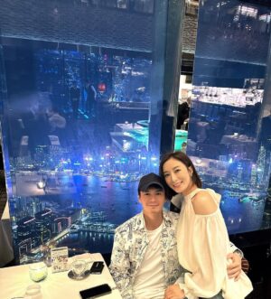 Him Law Instagram - 我同老婆放低小朋友一陣，慶祝我倆嘅週年紀念！ @tavia_yeung ❤️

#七週年快樂
#同樣地點同樣人物同樣的心
#❤️