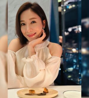 Him Law Instagram - 我同老婆放低小朋友一陣，慶祝我倆嘅週年紀念！ @tavia_yeung ❤️

#七週年快樂
#同樣地點同樣人物同樣的心
#❤️