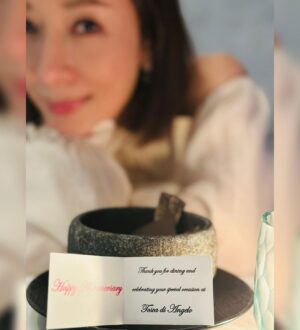 Him Law Instagram - 我同老婆放低小朋友一陣，慶祝我倆嘅週年紀念！ @tavia_yeung ❤️

#七週年快樂
#同樣地點同樣人物同樣的心
#❤️