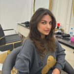 Himanshi Khurana Instagram - Resilience 🧜🏼‍♀️ 💇‍♀️ @s.rajkaushal